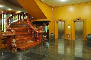 Pathumthani Place Hotel Exterior photo