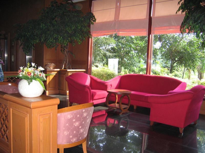 Pathumthani Place Hotel Exterior photo