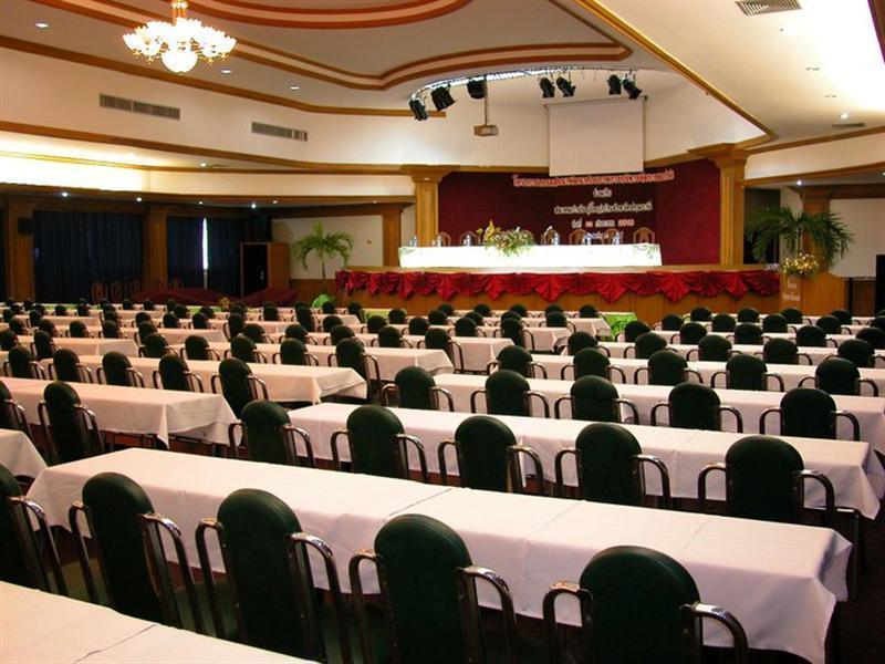 Pathumthani Place Hotel Exterior photo