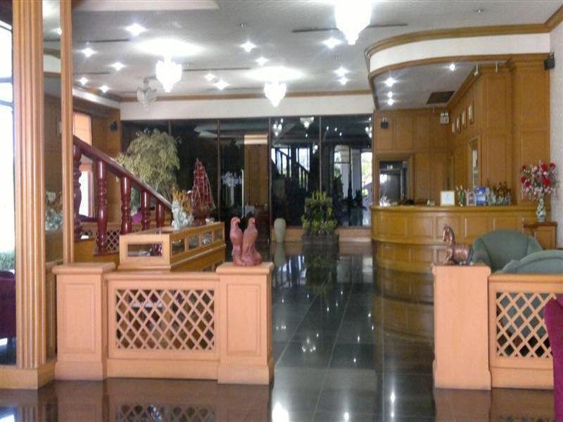 Pathumthani Place Hotel Exterior photo