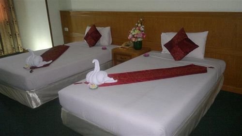 Pathumthani Place Hotel Exterior photo